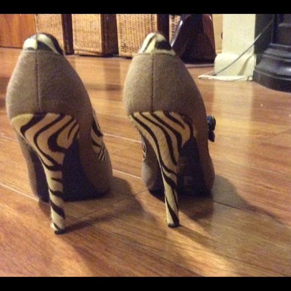 Women’s Bed Of Roses Funky Zebra High Heels Size 9 - Picture 4 of 6